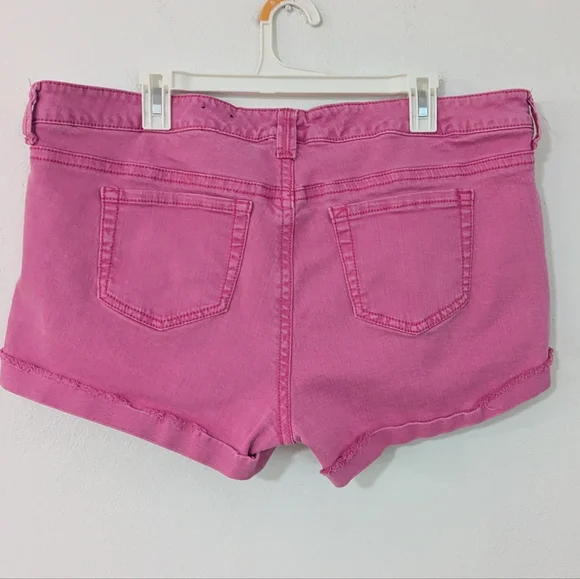 Torrid Denim Shorts Mid Rise Cuffed Hem Patch Pockets Stretch Hot Pink 20 - Picture 4 of 10
